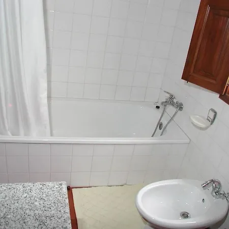 Casa Rosinha Menor Riba de Ancora