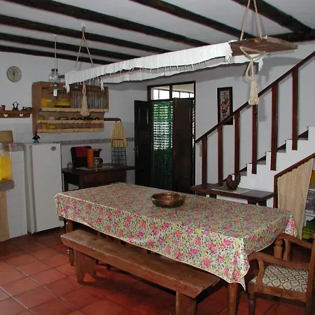 Holiday home Casa Rosinha Menor *